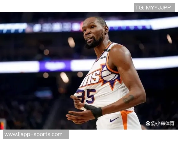 杜兰特赞阿门能力全面能胜任控卫中锋与大前锋多重角色