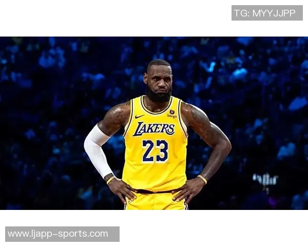 詹姆斯专注精神引领球队AD称其对教练和队友要求严格